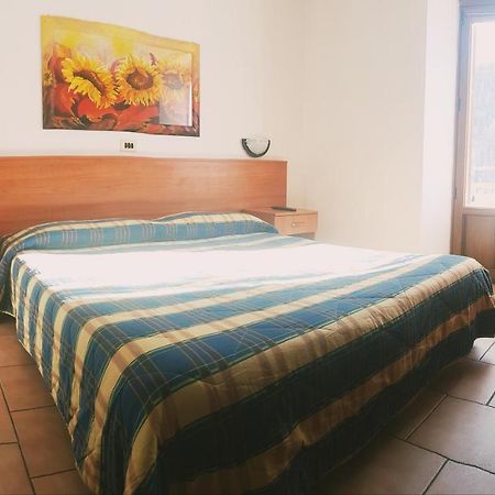 Hotel Miramonti Claviere Exterior foto
